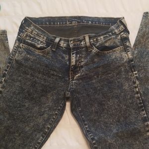 Acid washed skinny jeans